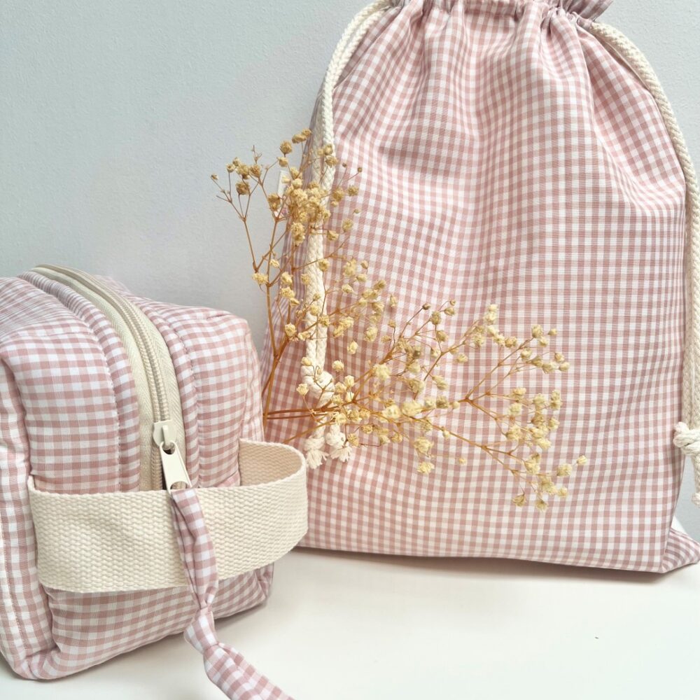 Ir a página Bolsa Jimena Vichy rosa pastel-con neceser