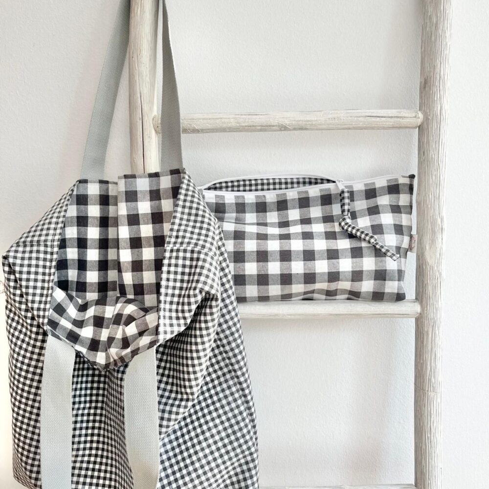 Ir a página bolsa-pepa-reversible-vichy-duo-gris