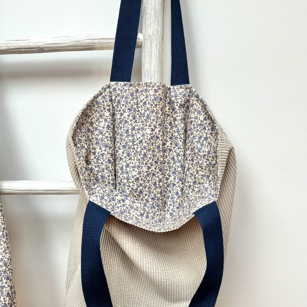 Bolsa Pepa reversible Pana tostada y florecitas azul